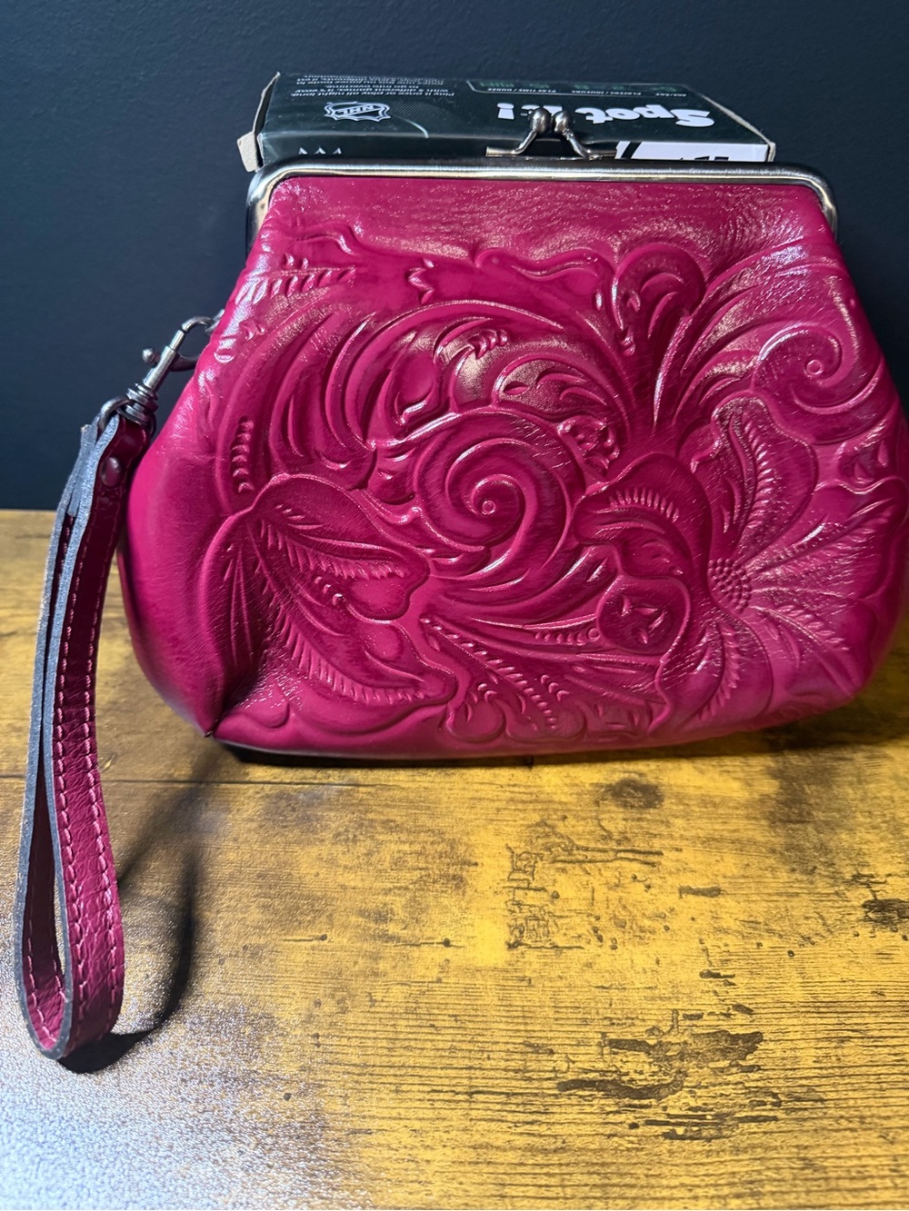 Patricia Nash Classic Embossed Leather Kiss Lock Wristlet Clutch. NO CALL OUTS - Picture 14 of 16